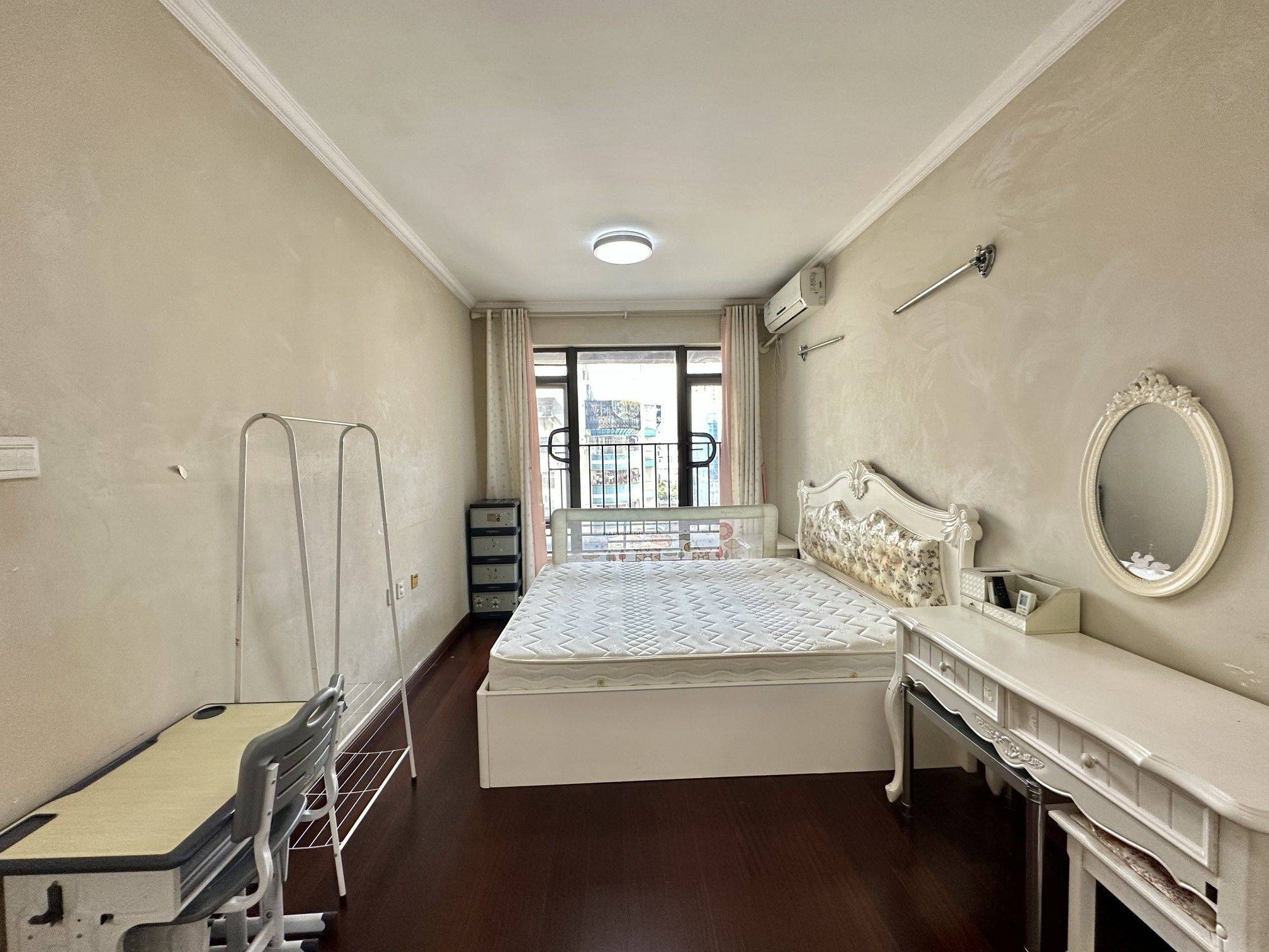 在深圳高级打工人整租房源3