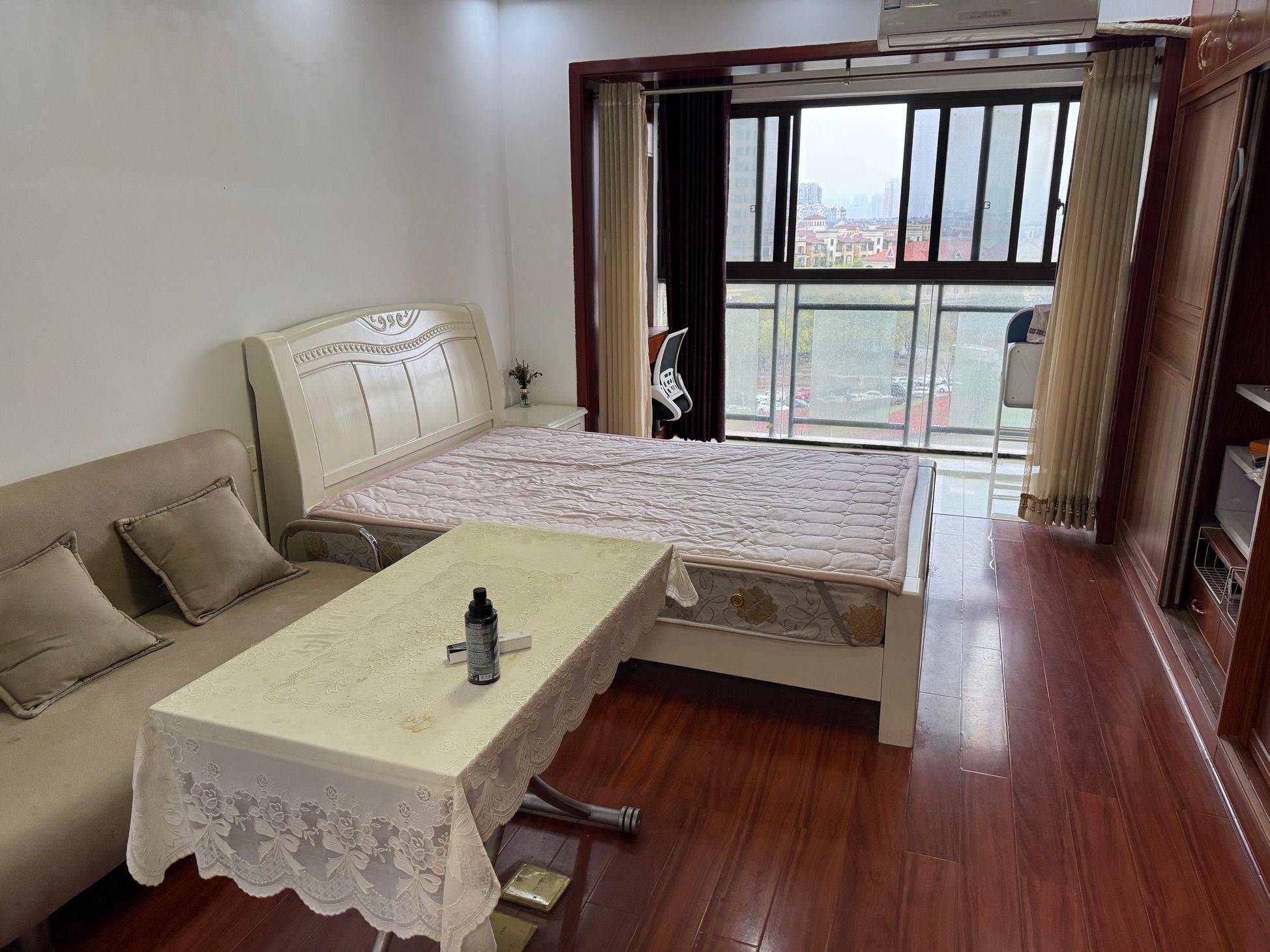 缓缓飘落的枫叶整租房源2