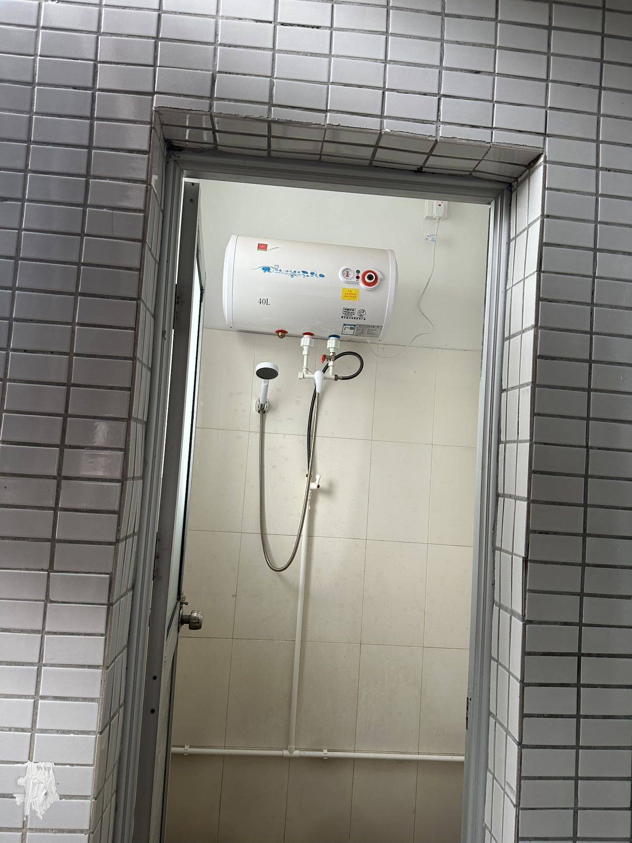 Fenggang 东莞凤岗碧湖大道广英大厦