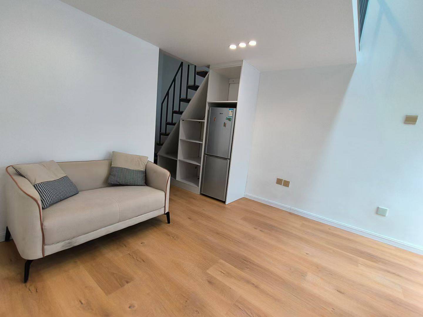 东城 前鼓楼苑胡同13号四合院