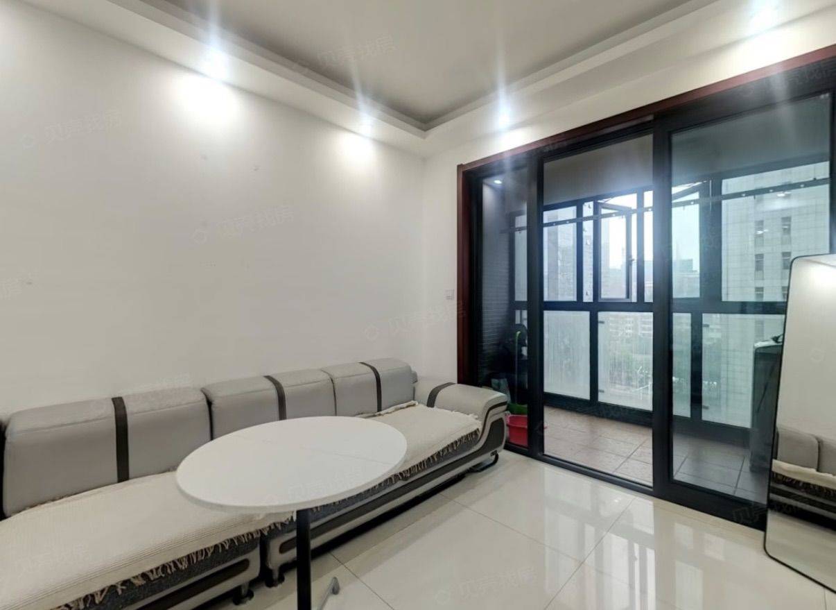 Hongshan 融科·珞瑜路95号院-T1栋