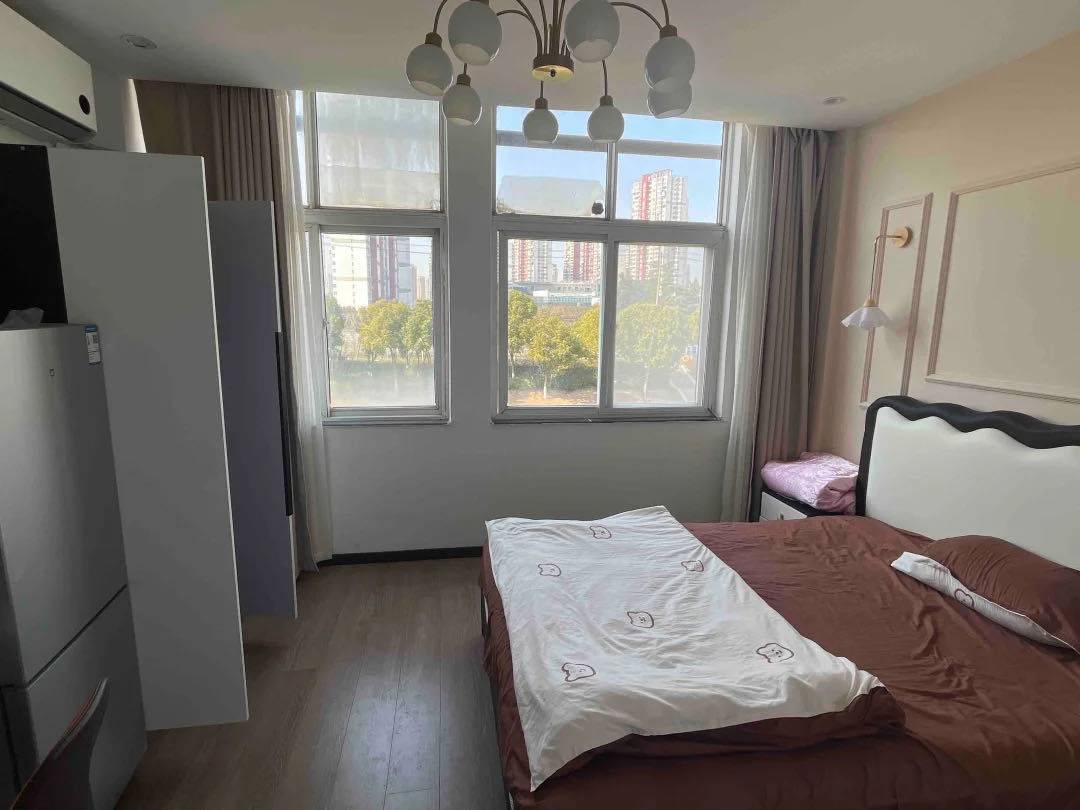 岑中归月整租房源3