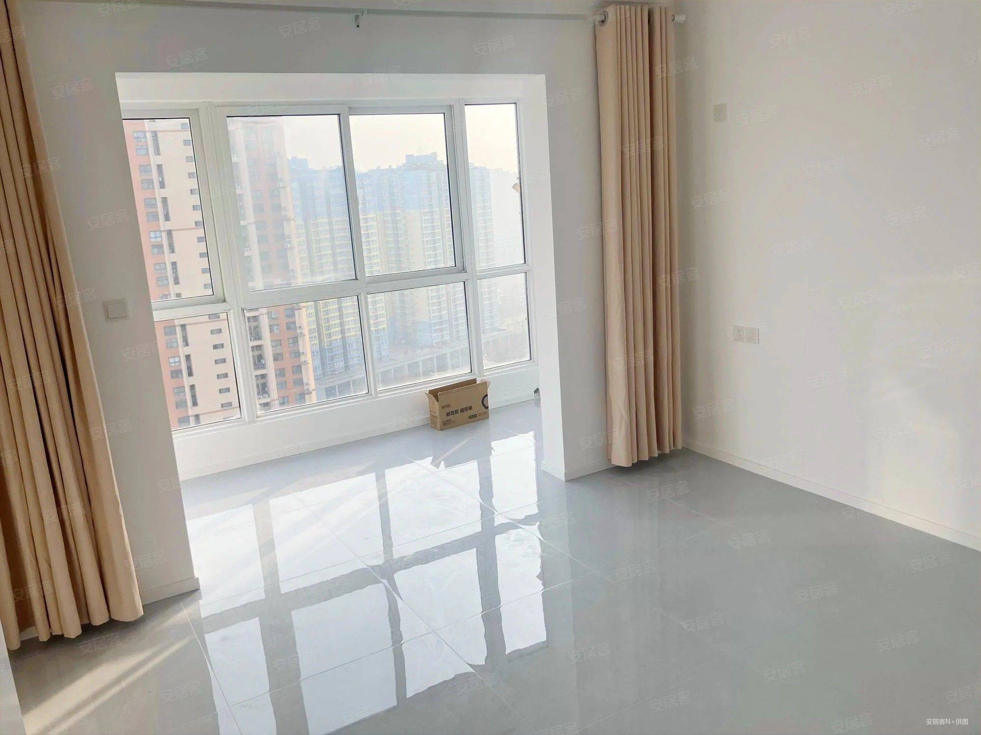 出租主卧带阳台整租房源2