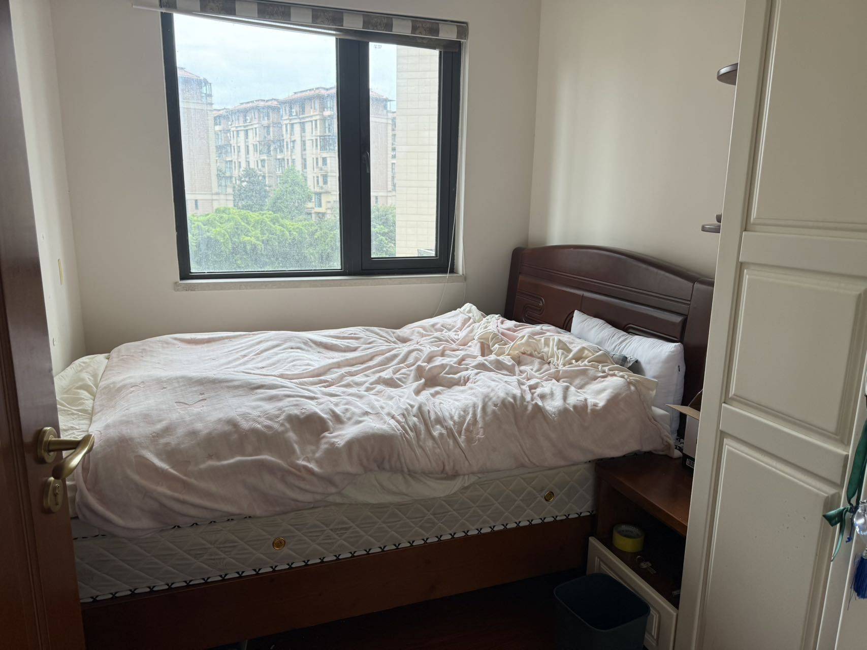 短发（美容须预约）整租房源1