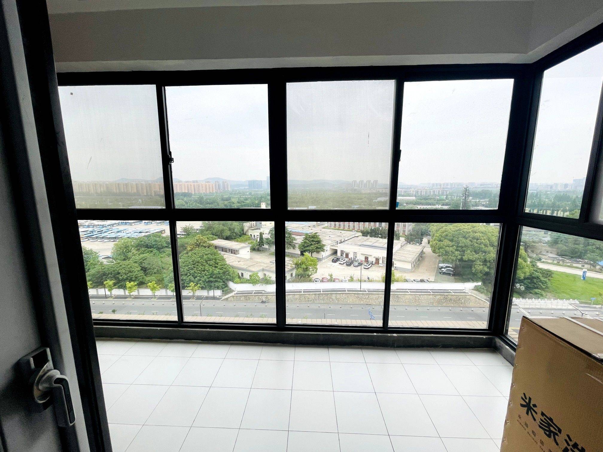 Cozy Home-Hustle & Bustle