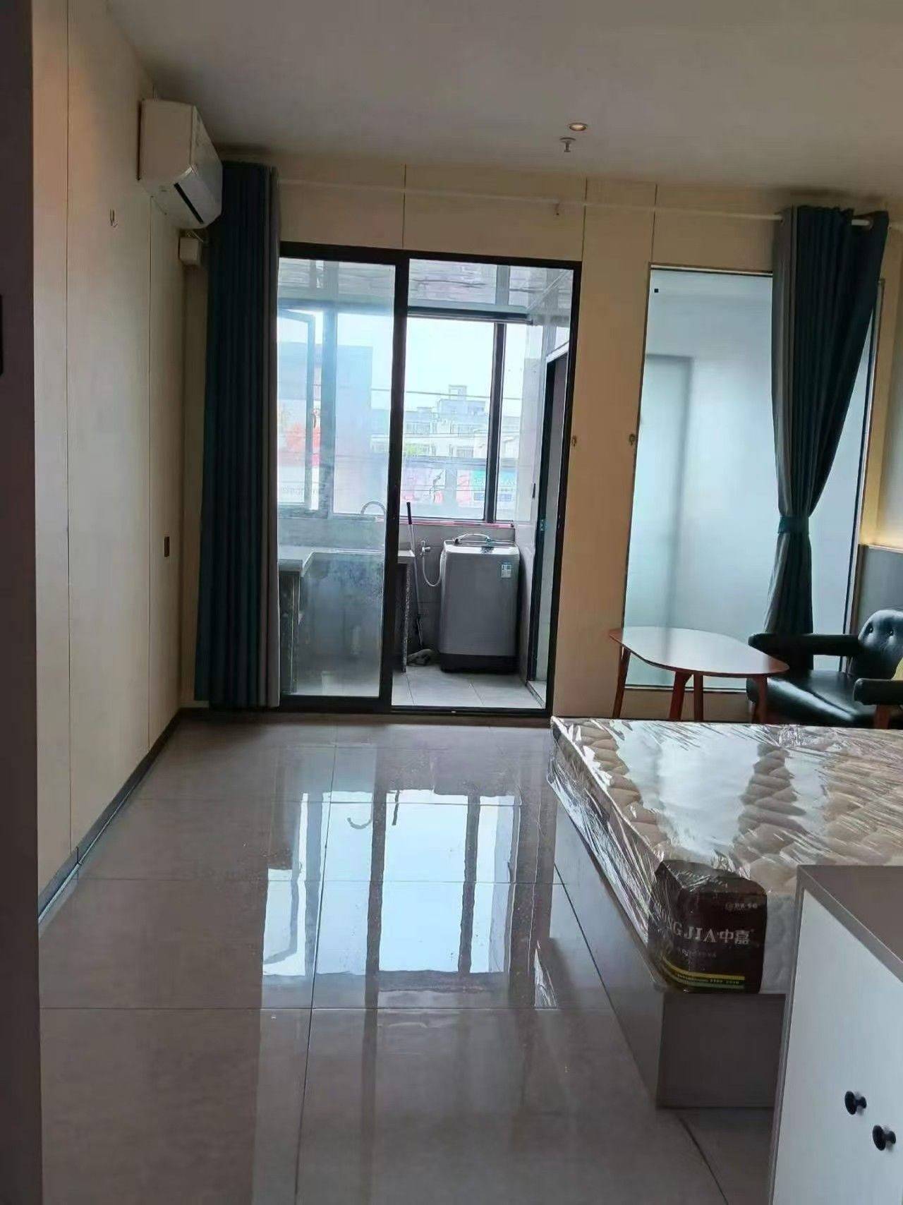 Hunagjiang 佳福公寓