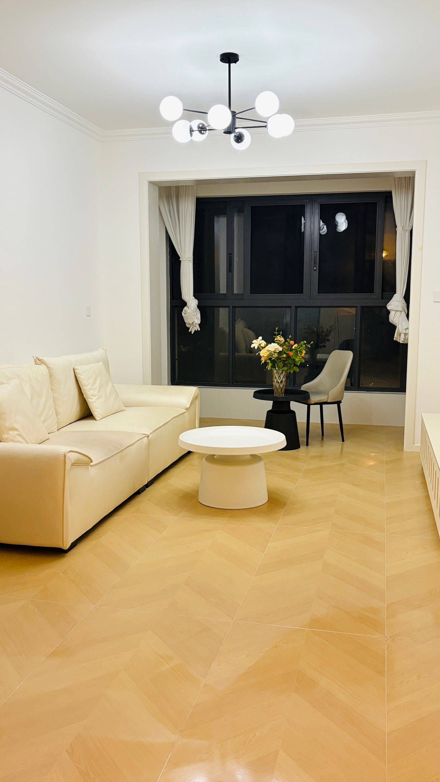 Shuangliu 锦江河畔