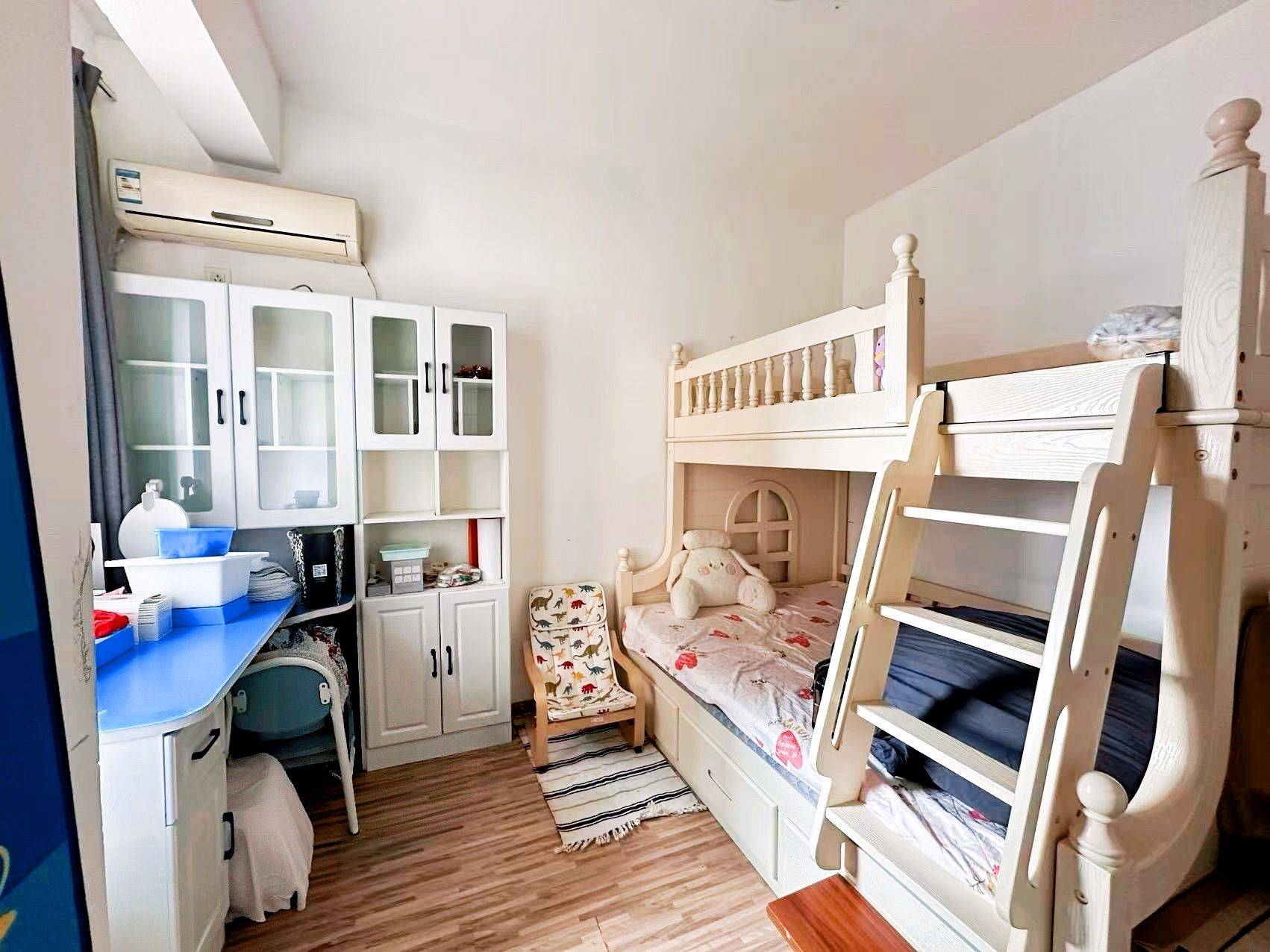 JinJiang 上普财富中心