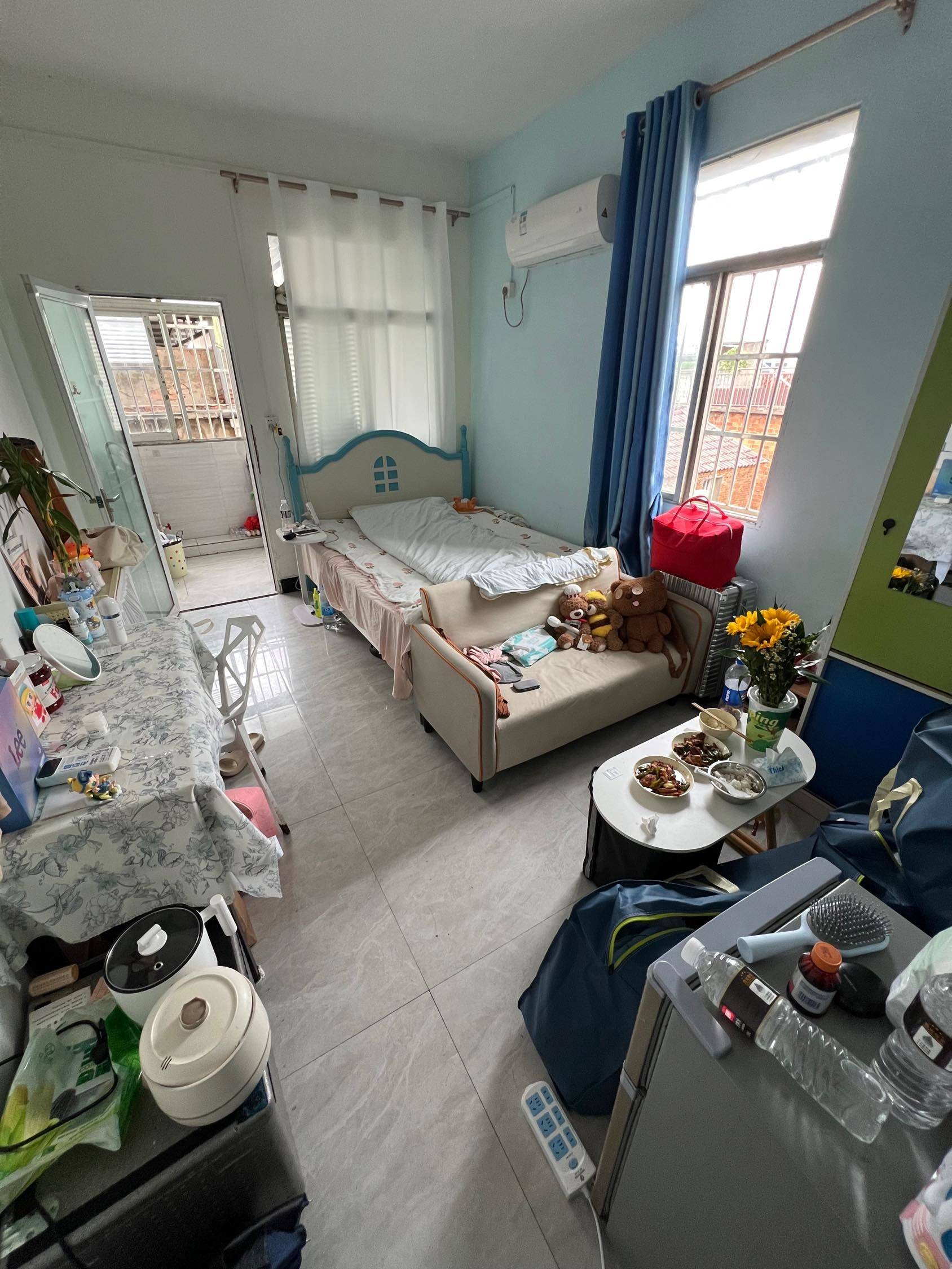 Cozy Home-Clean&Comfy-No Gender Limit-Hustle & Bustle-“Friends”-Chilled-LGBTQ Friendly-Pet Friendly