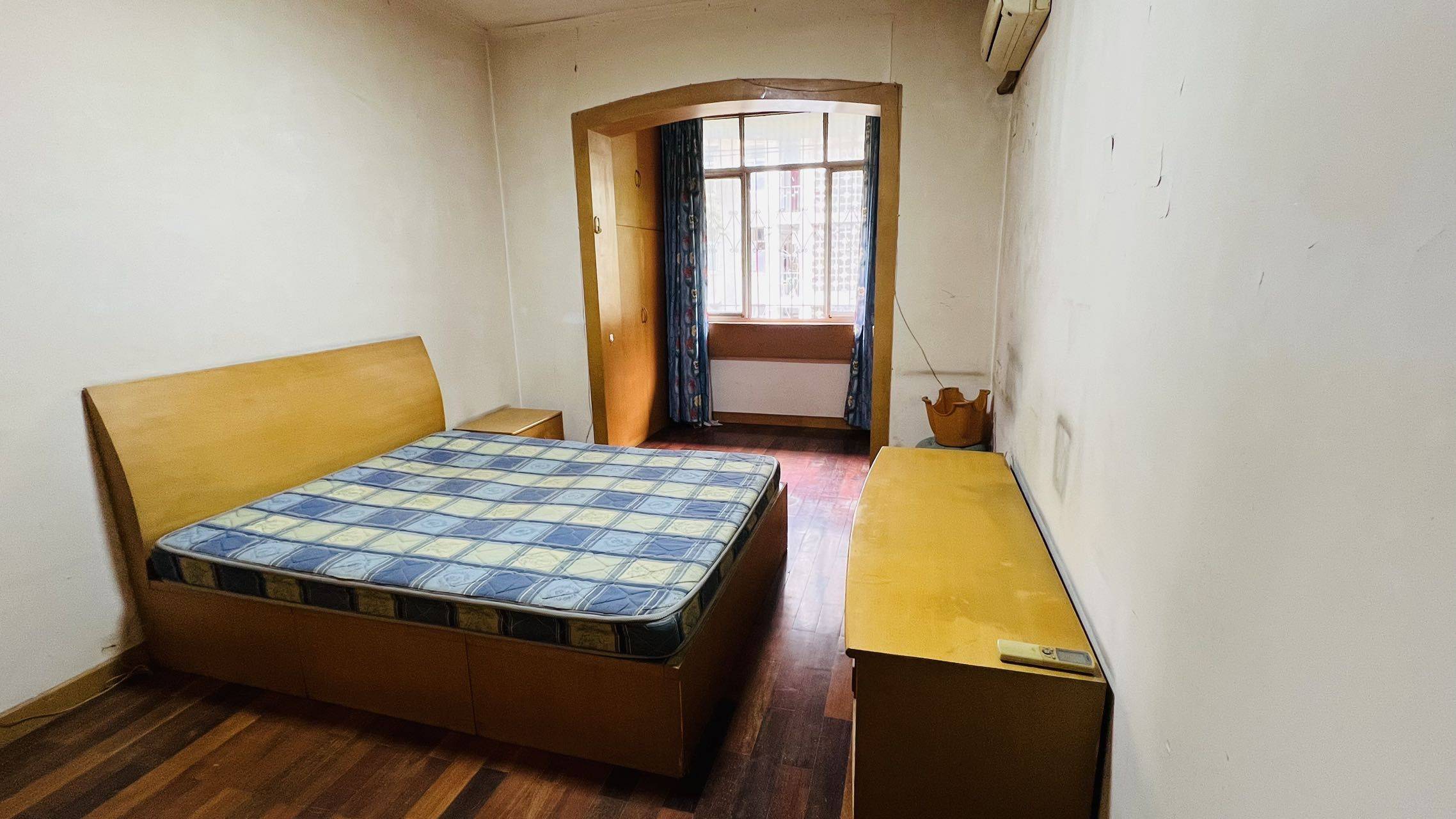 Jiang'an 育才二村