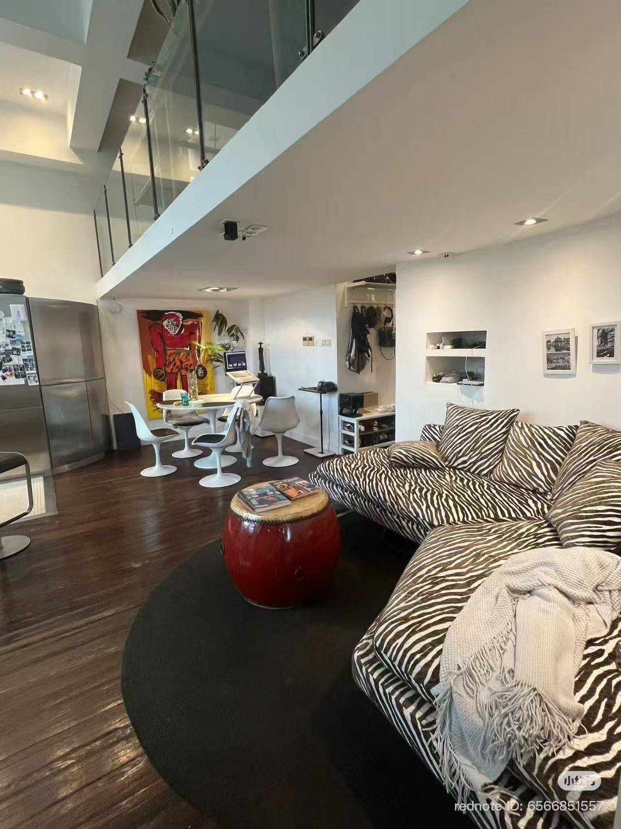 黄浦 Unit 202, Jinling Building, 29 South Sichuan Road