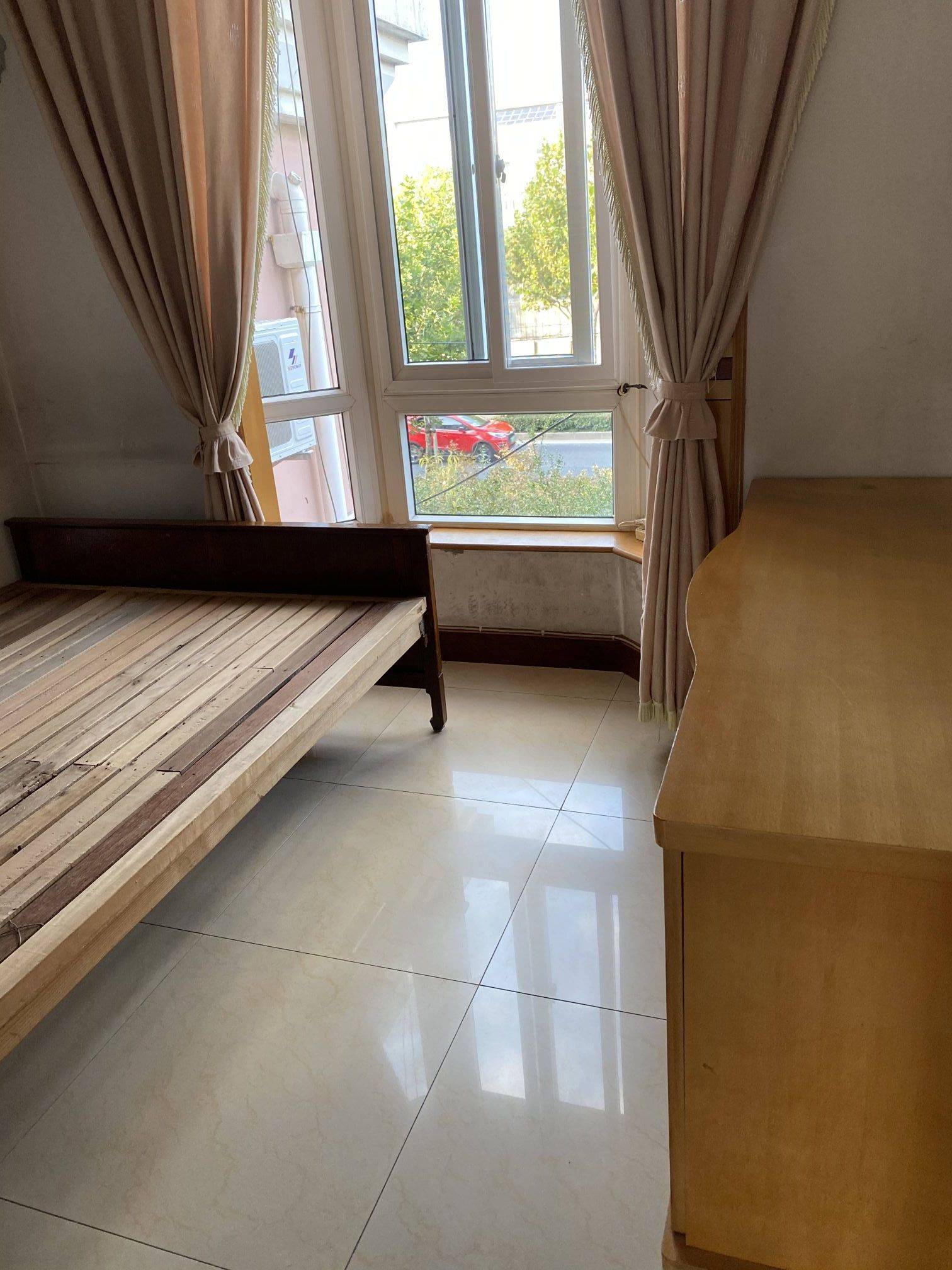 阳光灿烂整租房源1