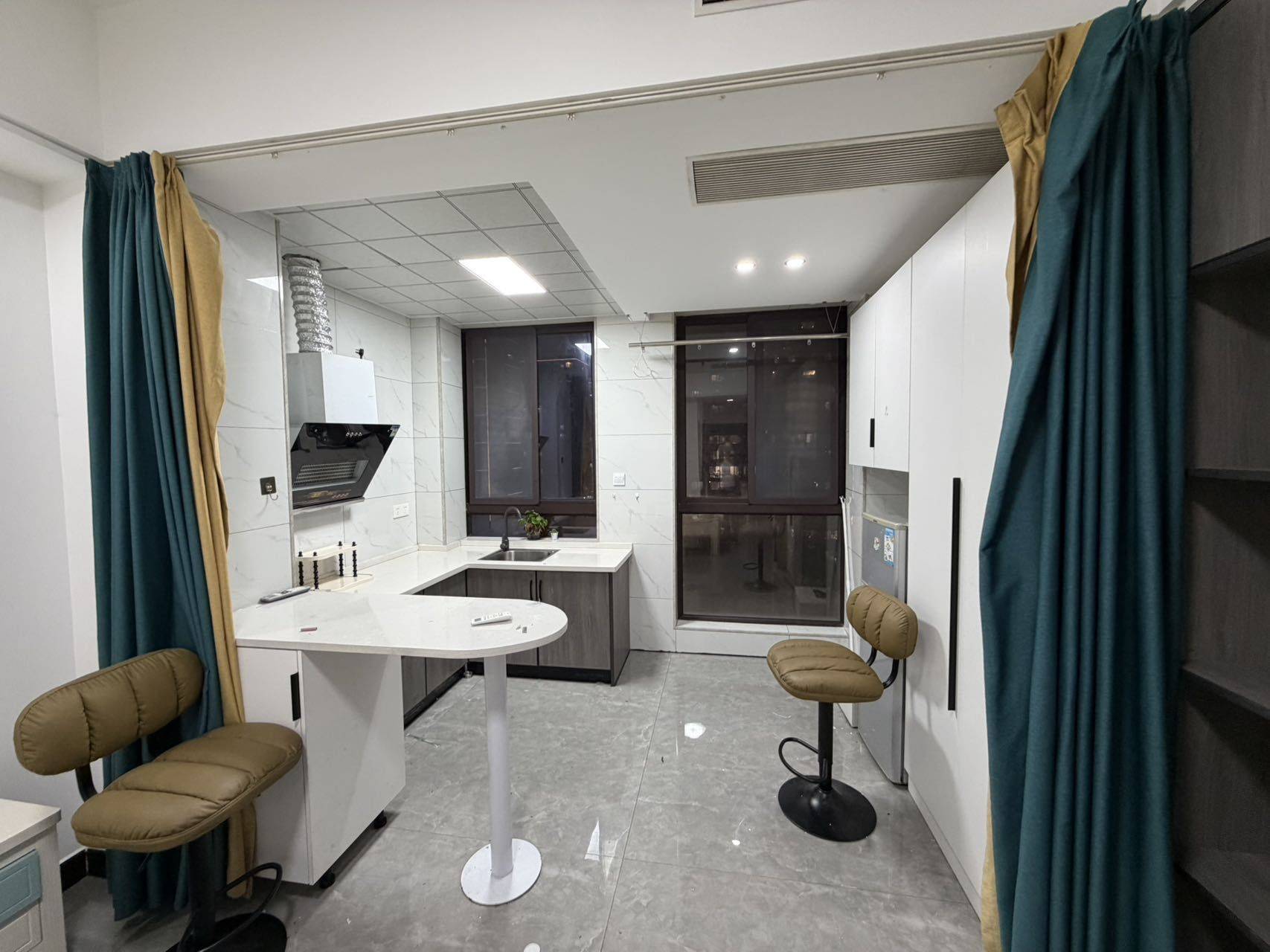 温馨小窝-干净治愈-不限性别-市井烟火气-老友记-慢时光-LGBTQ友好