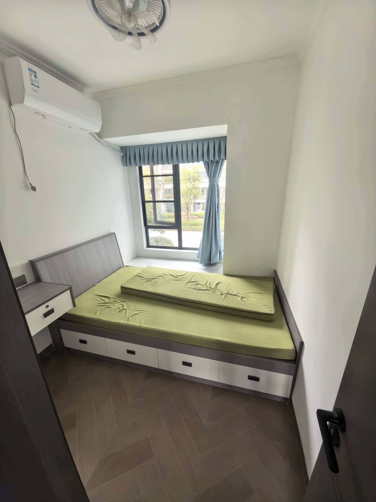 新建区 中海云麓里