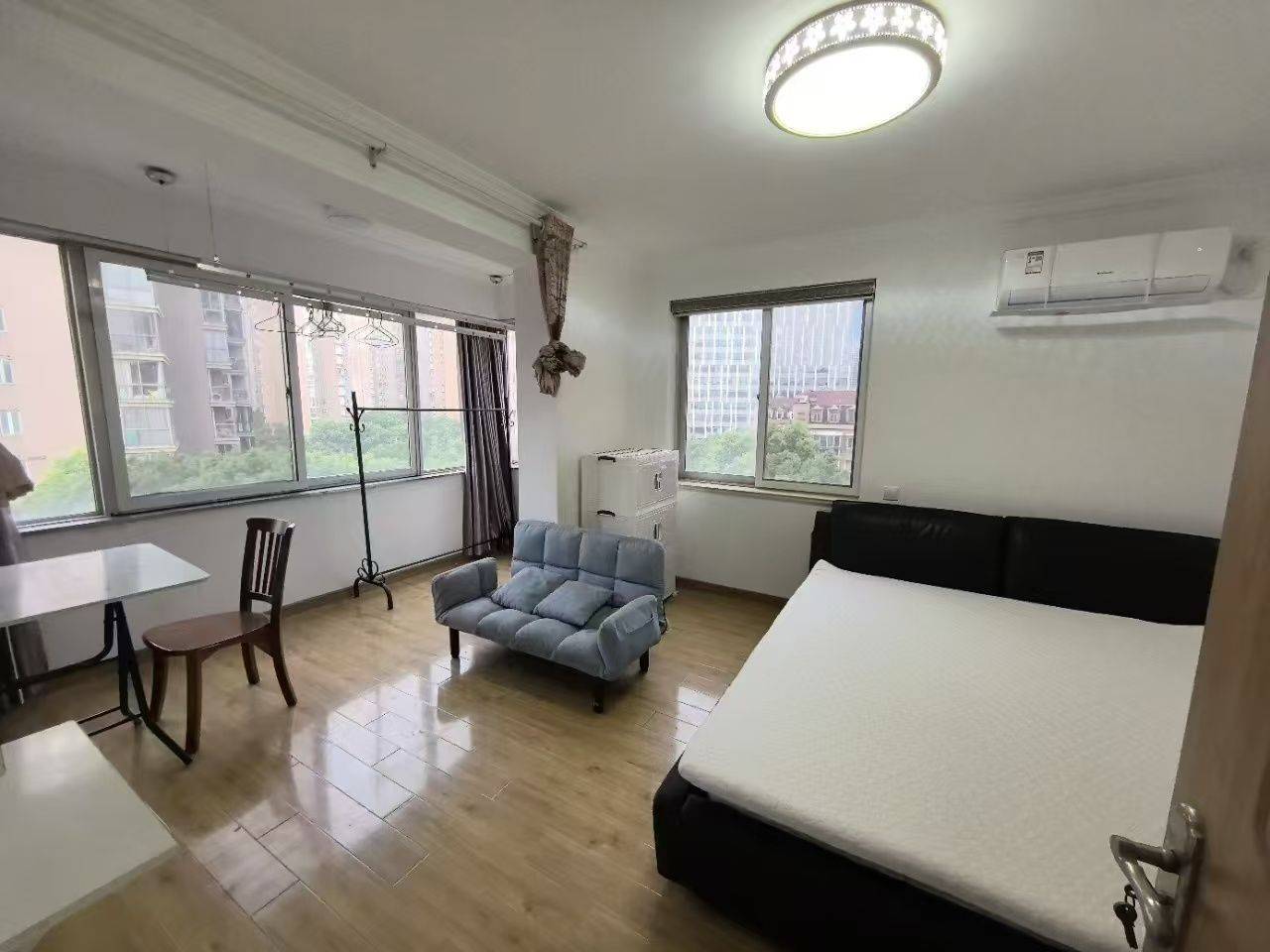 杨浦 周家嘴路1220弄-1号