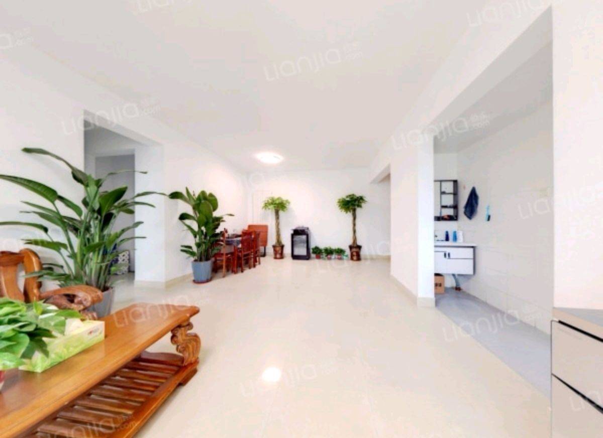 阳光明媚整租房源1