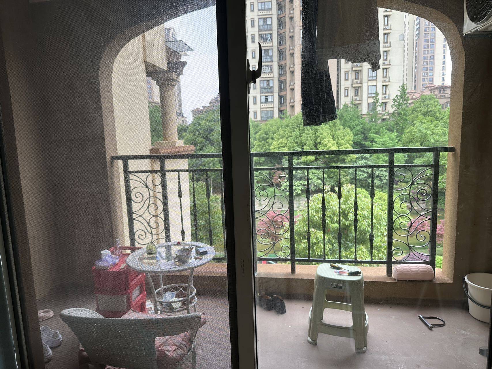 拘谨了一整租房源3