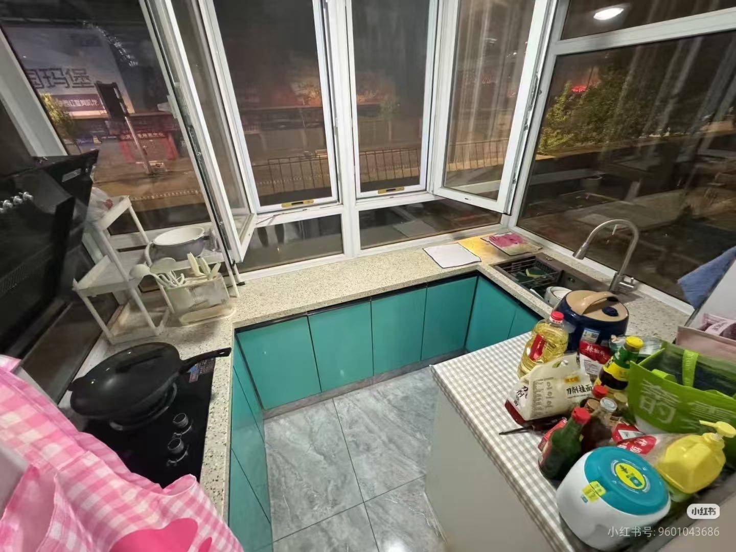Dadong 东行家私城住宅楼