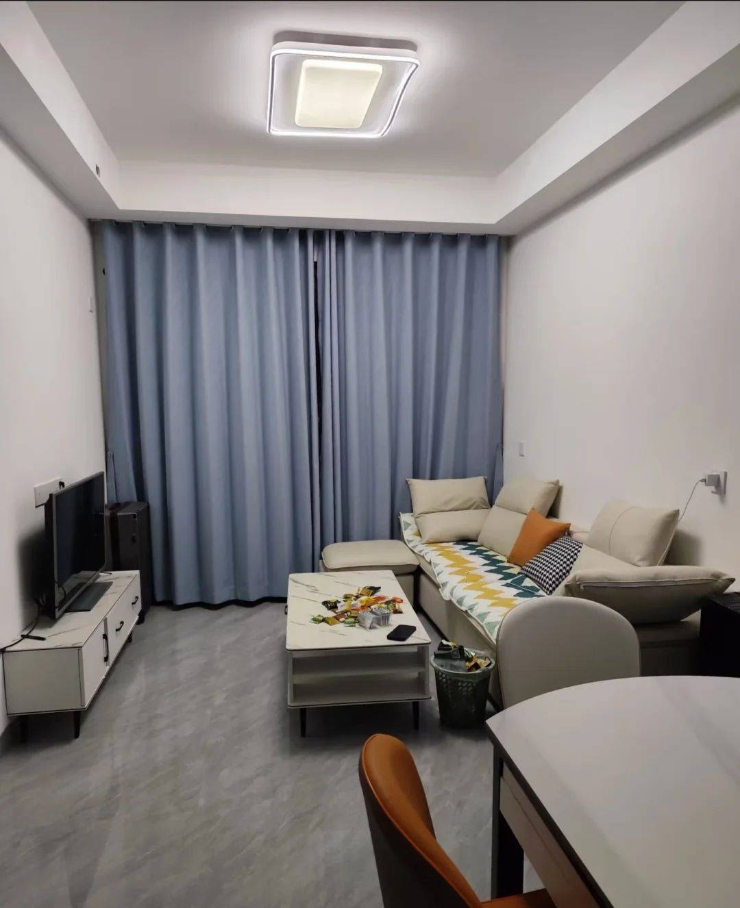 吉阳 东岸村公寓-15栋