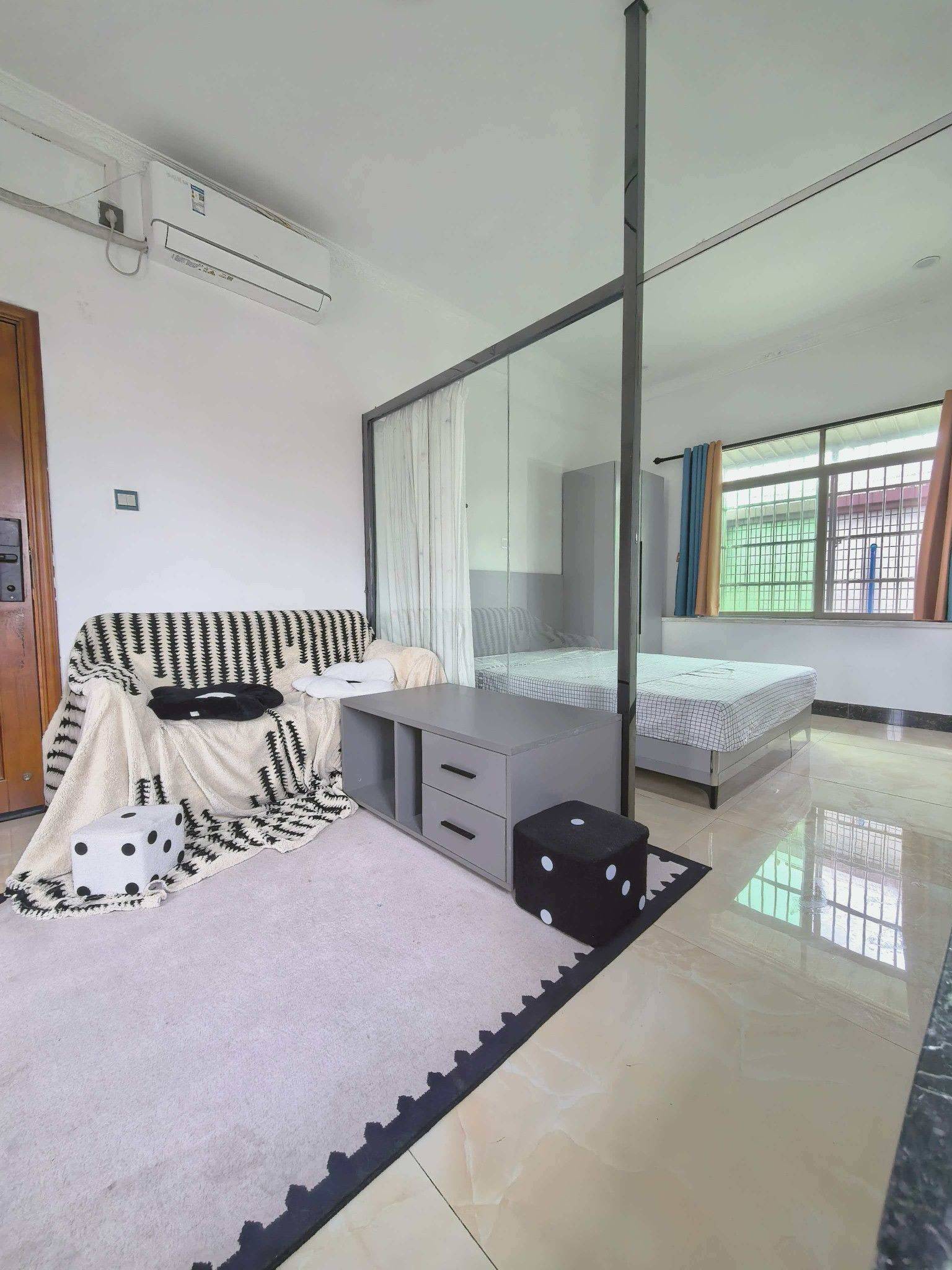 榕树下的兰花草整租房源1