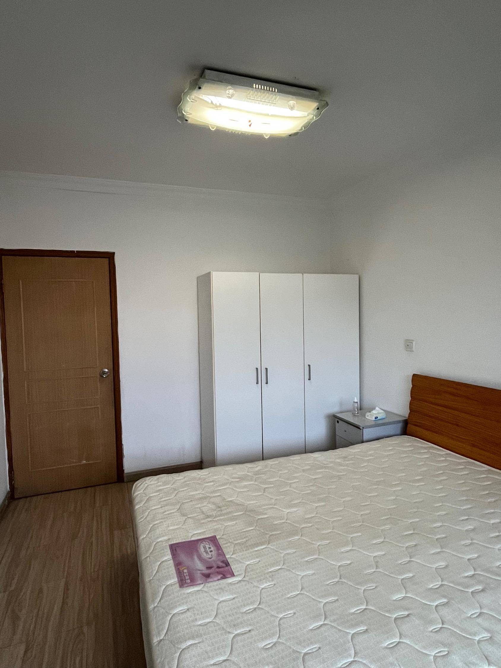 Pudong 由由2村-严民路40弄