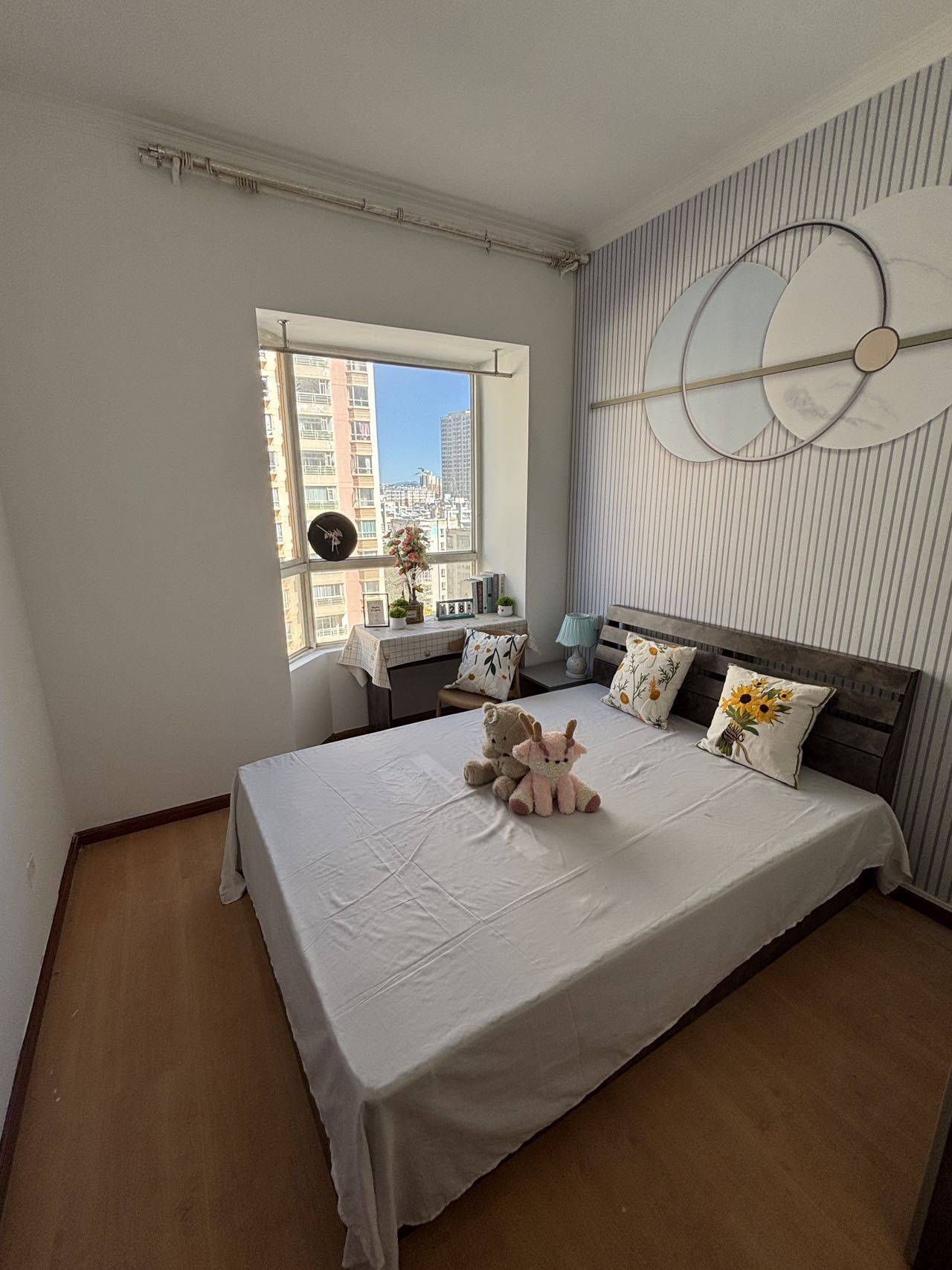 Cozy Home-Clean&Comfy-No Gender Limit-Hustle & Bustle-“Friends”-Chilled-LGBTQ Friendly-Pet Friendly
