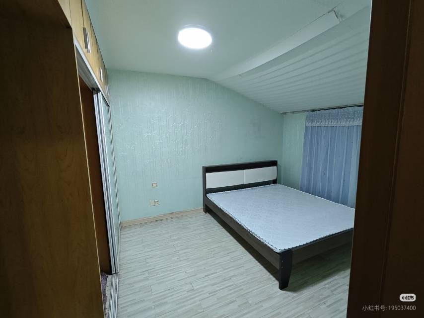 Yuhua 德馨园