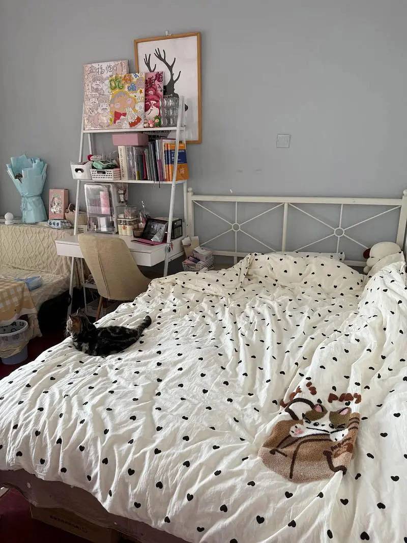 Cozy Home-Clean&Comfy-No Gender Limit-Hustle & Bustle-“Friends”-Chilled-LGBTQ Friendly-Pet Friendly
