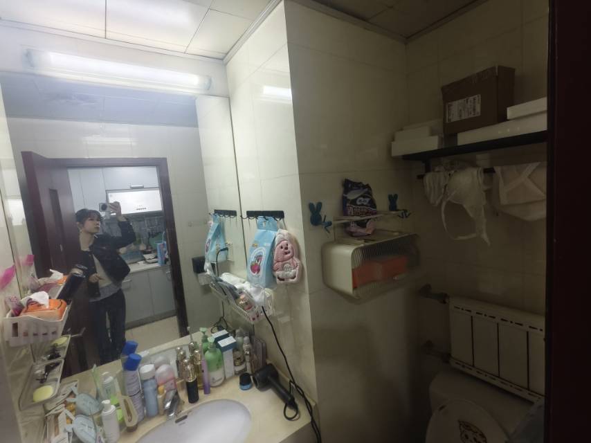 Dadong 1世界公寓(中街店)
