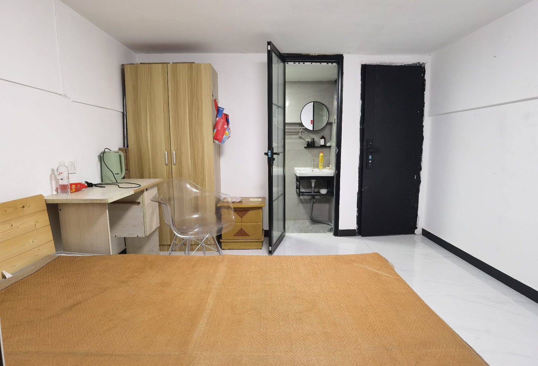 Cozy Home-Clean&Comfy-No Gender Limit-Hustle & Bustle-“Friends”-Chilled-Pet Friendly