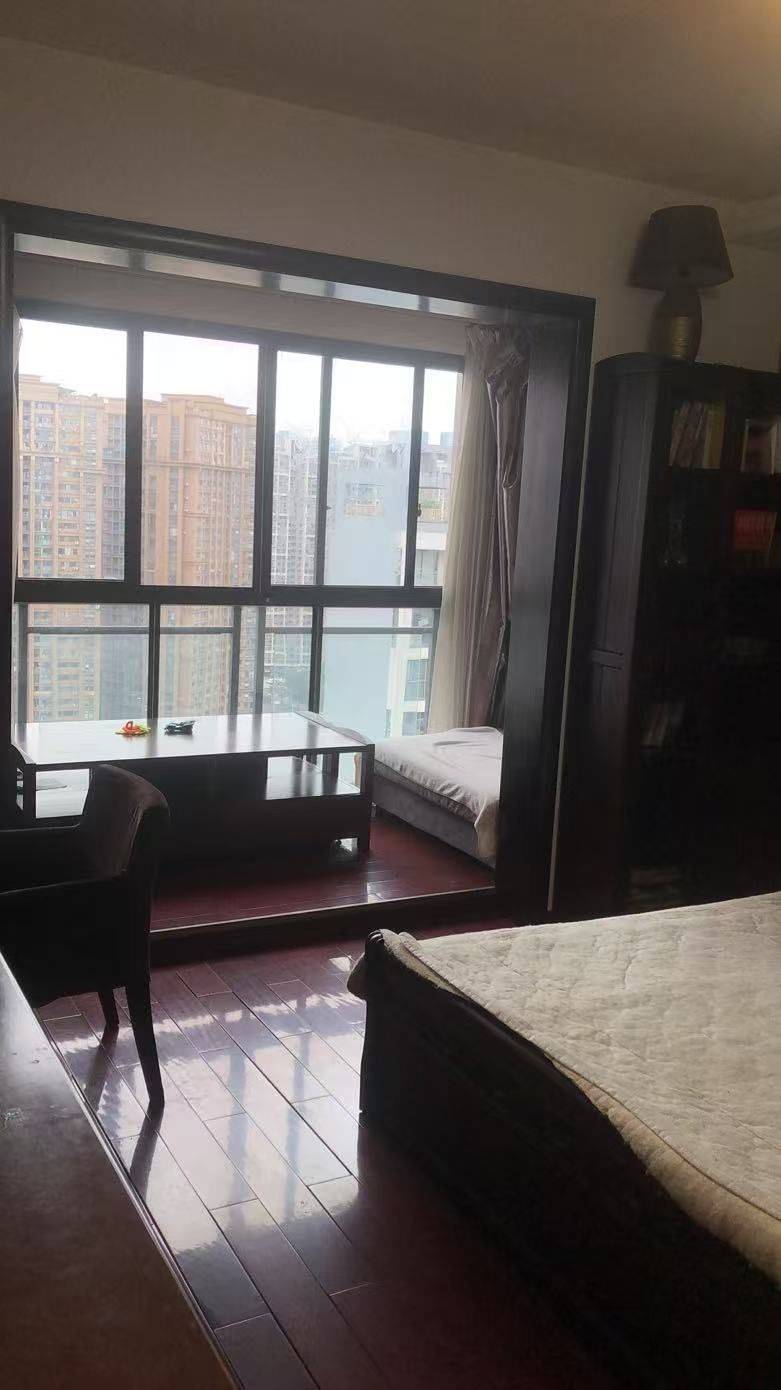 Cozy Home-Clean&Comfy-No Gender Limit-Hustle & Bustle-“Friends”-Chilled-LGBTQ Friendly