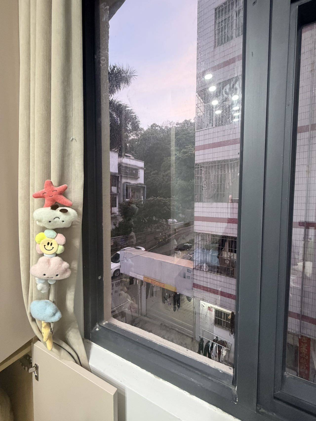白雲 何屋社区