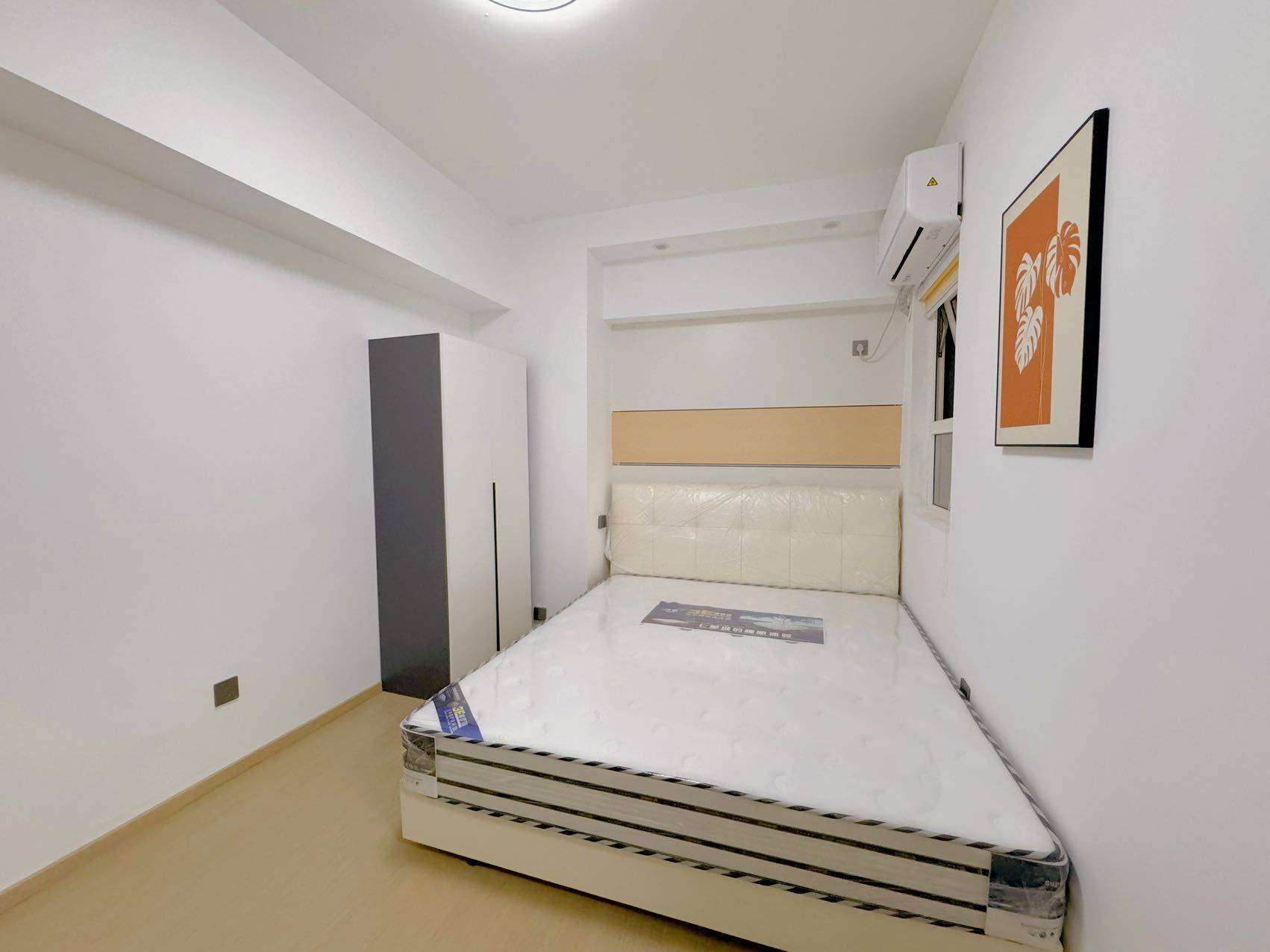 Cozy Home-Clean&Comfy-No Gender Limit-Hustle & Bustle-“Friends”-Chilled-LGBTQ Friendly-Pet Friendly