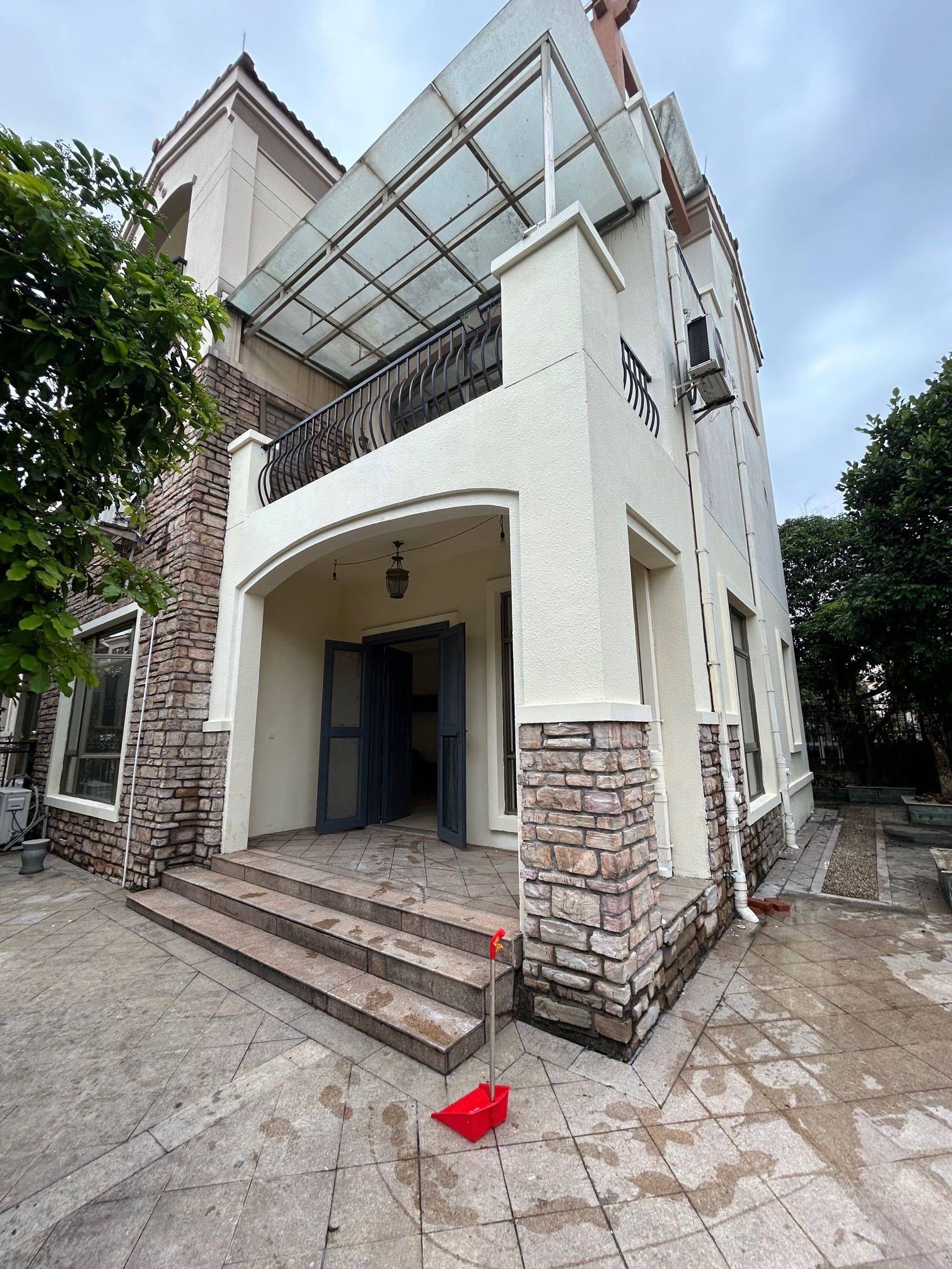 Huadu 广州花都皇冠假日酒店