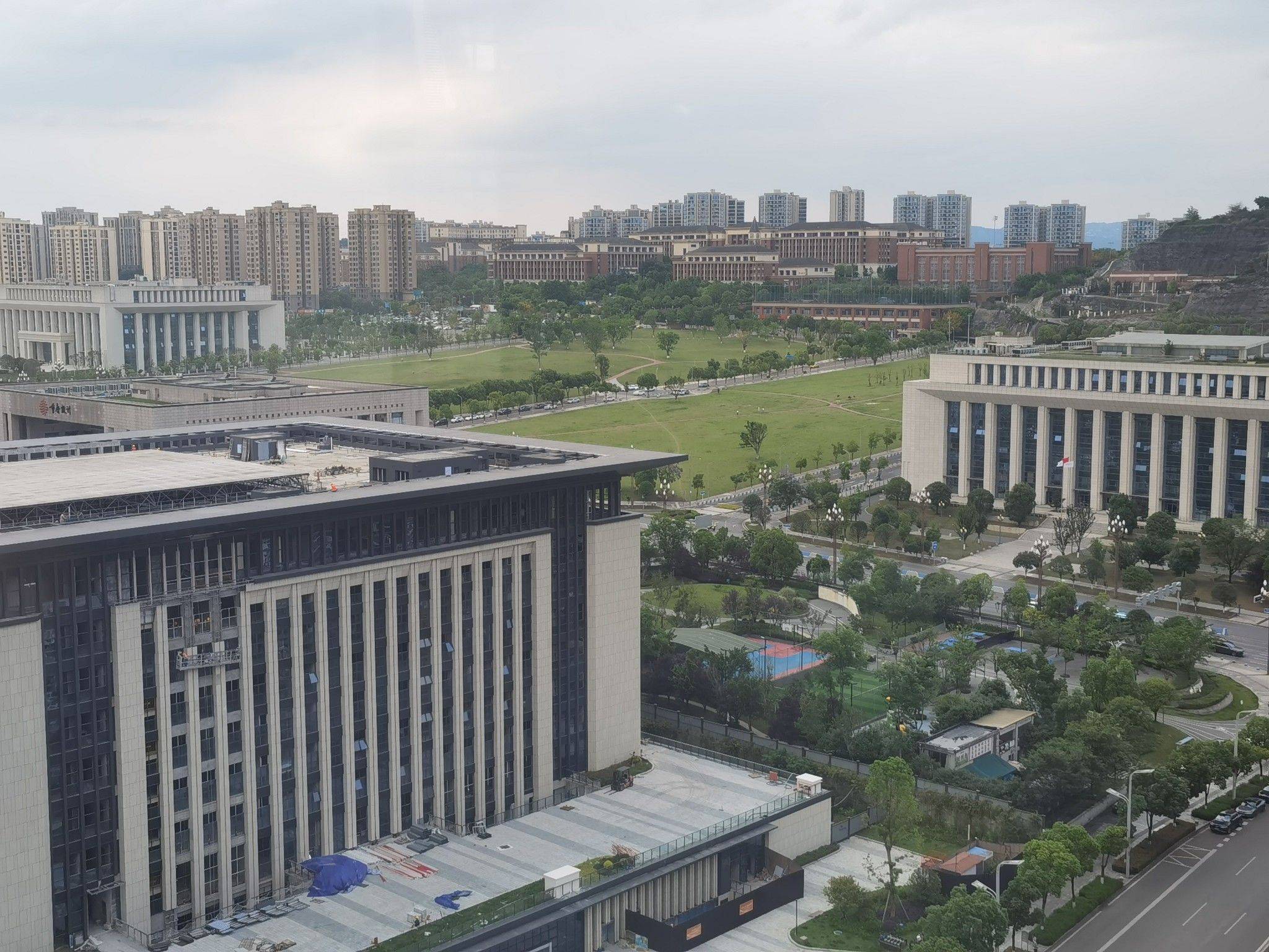 Liangjiang New Area 融创中央广场-4栋