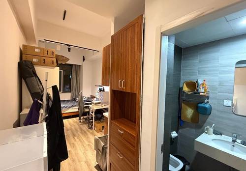 宝山 魔方公寓(上海呼兰路地铁站店)-6号楼