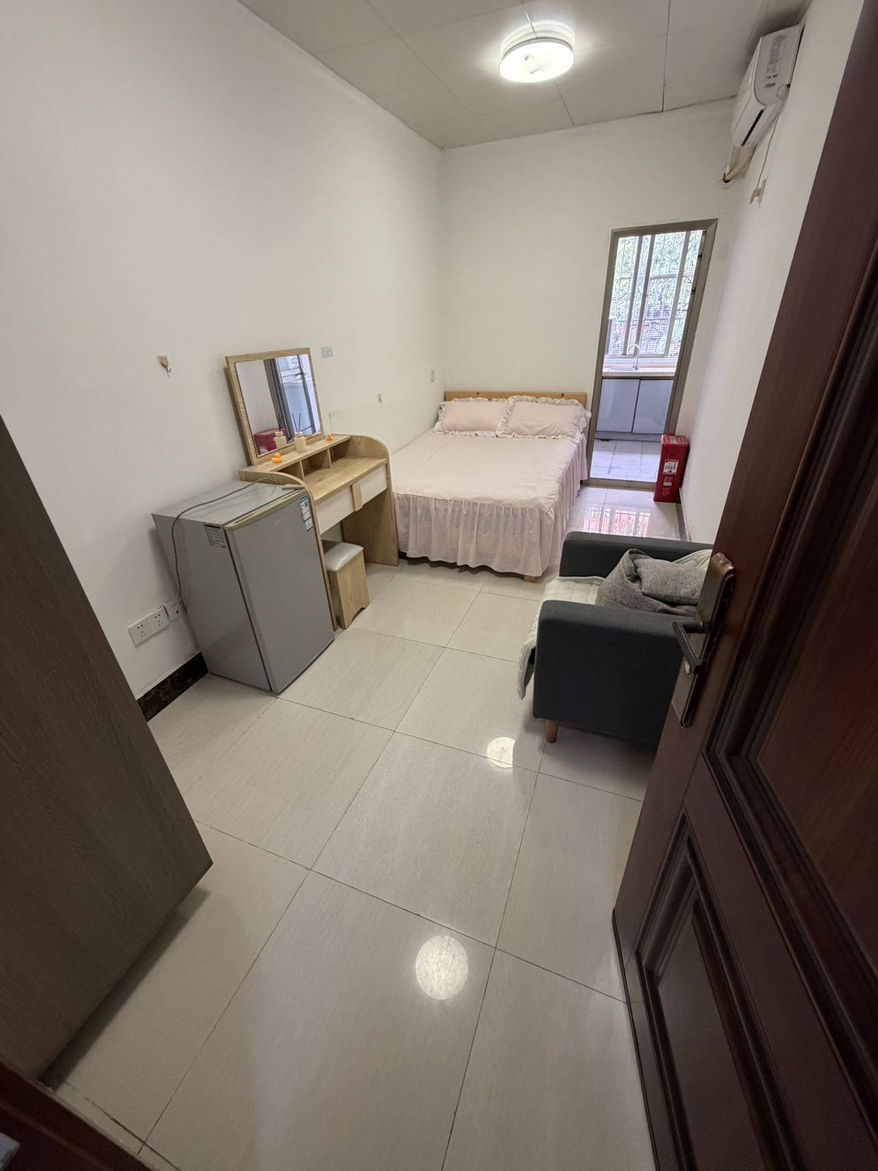 Longgang 智小窝公寓