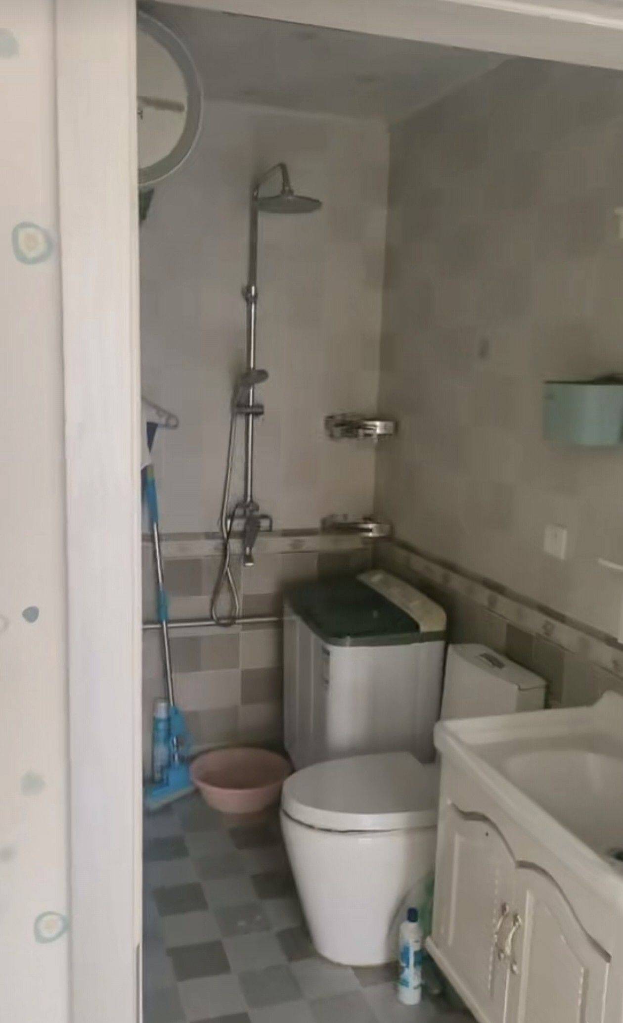 Jinzhou 倚山里小区