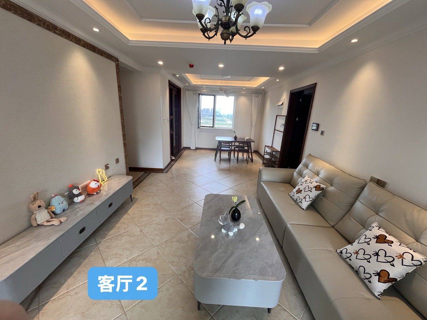 Jiaozhou 荣盛锦绣外滩