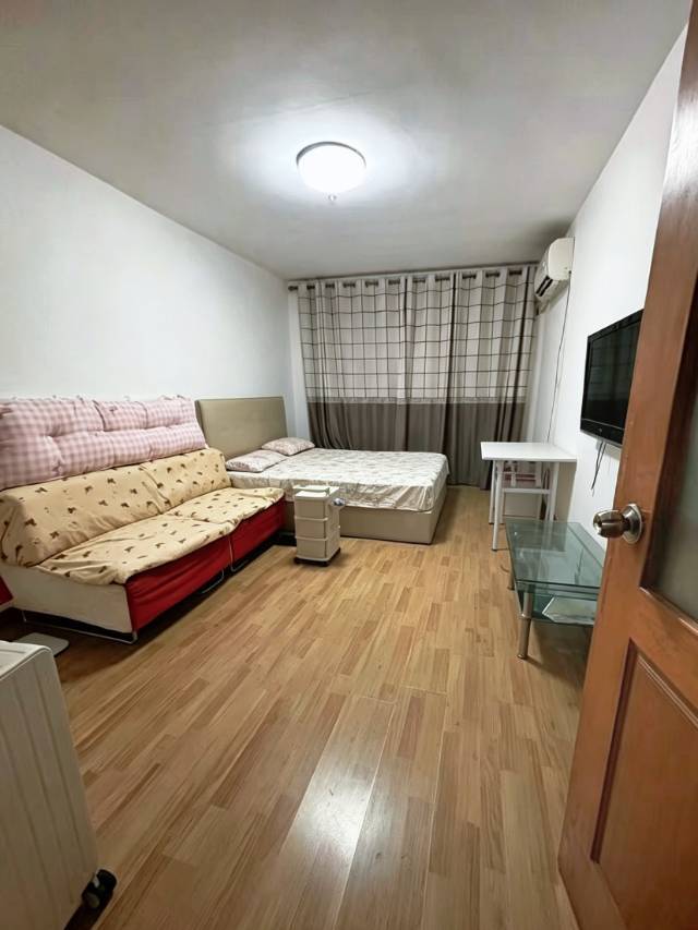 Shibei 青岛台东啤酒街亚朵酒店