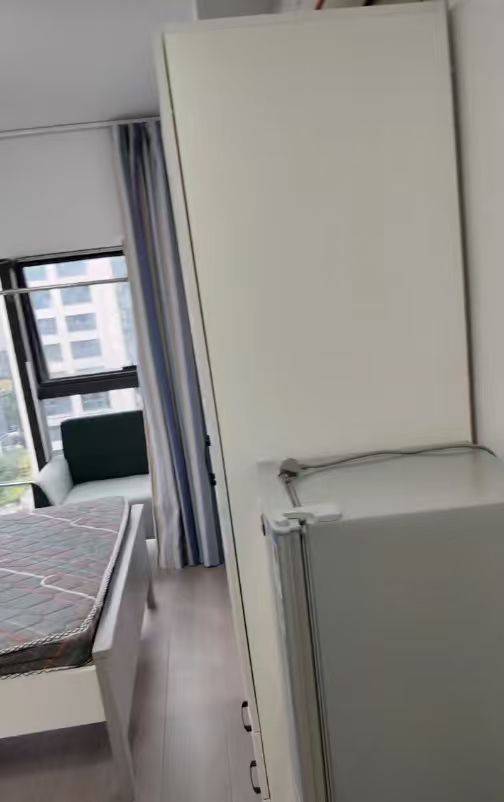 Huli 宏益华府-3号楼