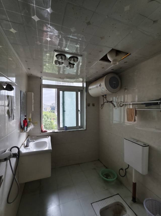 Guanshanhu 碧海红湖