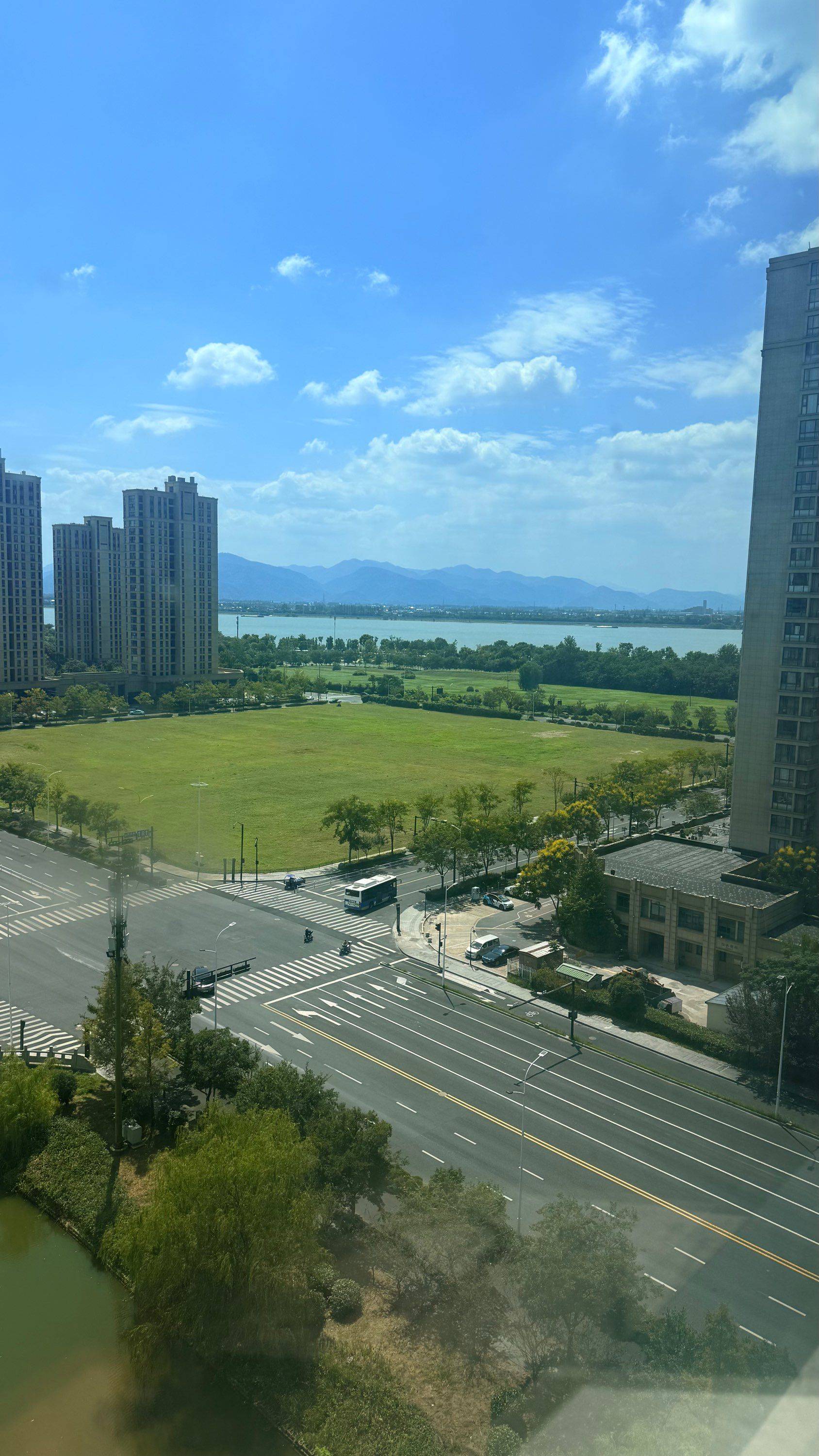 Binjiang 望水华庭