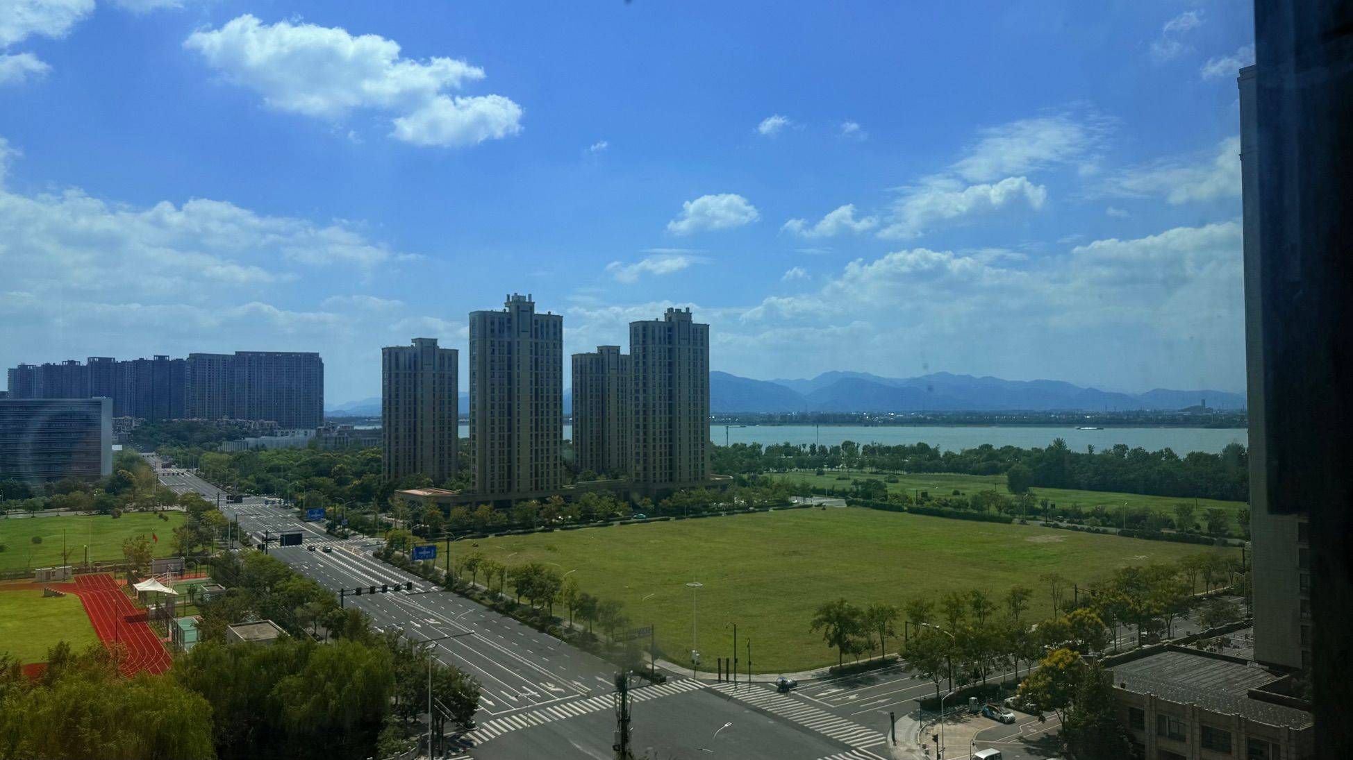 Binjiang 望水华庭