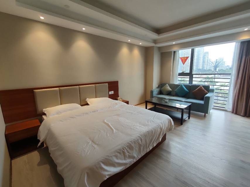 Xiangzhou 伯瑞湾滨江酒店公寓(珠海华发商都和环宇城店)